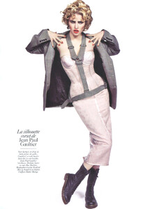 Vogue-Paris-Aug0954.thumb.jpg.1f210239f13828c7ebe74e906e4783a3.jpg
