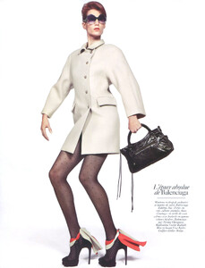 Vogue-Paris-Aug0955.thumb.jpg.95a0661005b10c16718ef0d9dcee75a9.jpg