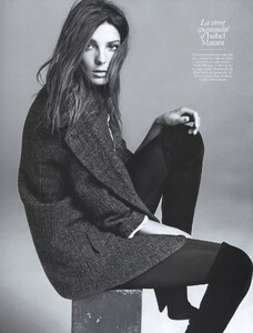 Vogue-Paris-Aug0965.thumb.jpg.b23c7e7db9def5eb831a4dde53e3fe73.jpg