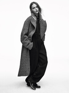 VogueParis-Novembre2016-13.thumb.jpg.28434fe69b2c2b117f82b28311592767.jpg