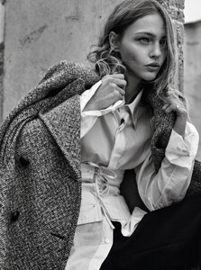 VogueParis-Novembre2016-19.thumb.jpg.98881547fd47a55405d9d6614ef12fd1.jpg