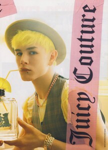 Walker_Juicy_Couture_Eau_de_Couture_2009_02.thumb.jpg.d6c0021d9345eb73f781581cb9bff61e.jpg