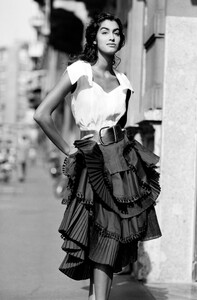 Yasmeen_Ghauri_Byblos_SS1990_062.jpg
