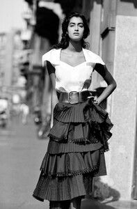 Yasmeen_Ghauri_Byblos_SS1990_064.jpg