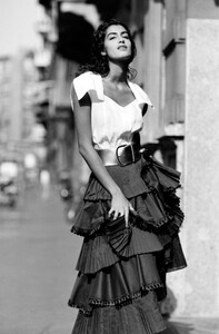 Yasmeen_Ghauri_Byblos_SS1990_066.jpg