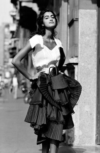 Yasmeen_Ghauri_Byblos_SS1990_070.jpg