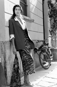 Yasmeen_Ghauri_Byblos_SS1990_107.jpg