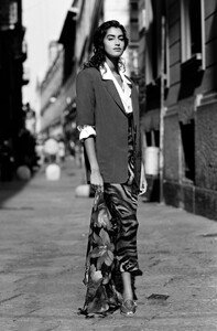 Yasmeen_Ghauri_Byblos_SS1990_118.jpg