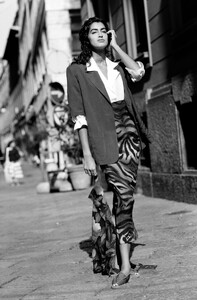 Yasmeen_Ghauri_Byblos_SS1990_127.jpg