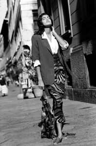 Yasmeen_Ghauri_Byblos_SS1990_128.jpg