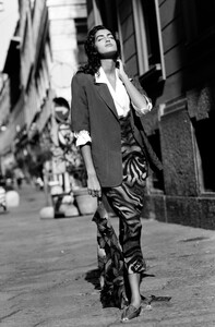 Yasmeen_Ghauri_Byblos_SS1990_129.jpg
