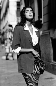 Yasmeen_Ghauri_Byblos_SS1990_133.jpg