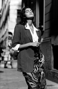Yasmeen_Ghauri_Byblos_SS1990_136.jpg