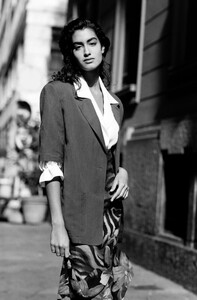 Yasmeen_Ghauri_Byblos_SS1990_140.jpg