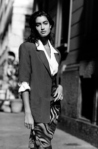 Yasmeen_Ghauri_Byblos_SS1990_141.jpg