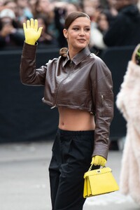 adele-exarchopoulos-arriving-at-fendi-haute-couture-week-in-paris-01-25-2024-0.jpg