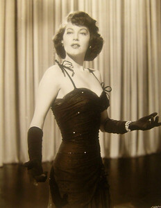 aginthehucksters1947.thumb.jpg.25e4012a7d468ab2d1ce10d0bdc878de.jpg