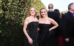 ava-phillippe-and-reese-witherspoon-at-critics-choice-awards-2024-3.jpg