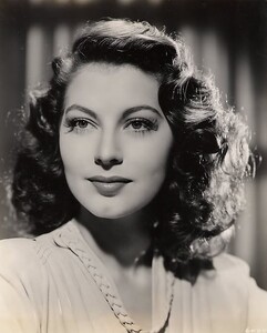 ava150.thumb.jpg.4159d3d4747bd074e095141e58f24036.jpg