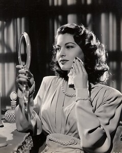 ava150b.thumb.jpg.652771dc9bdb7f17a5d561933cbdacc1.jpg