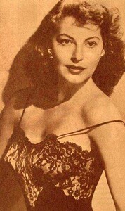 ava1950b.thumb.jpg.c8bbf6b823bf497bc5a193eb6a191802.jpg