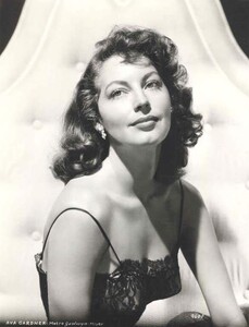 ava1950b0.jpg