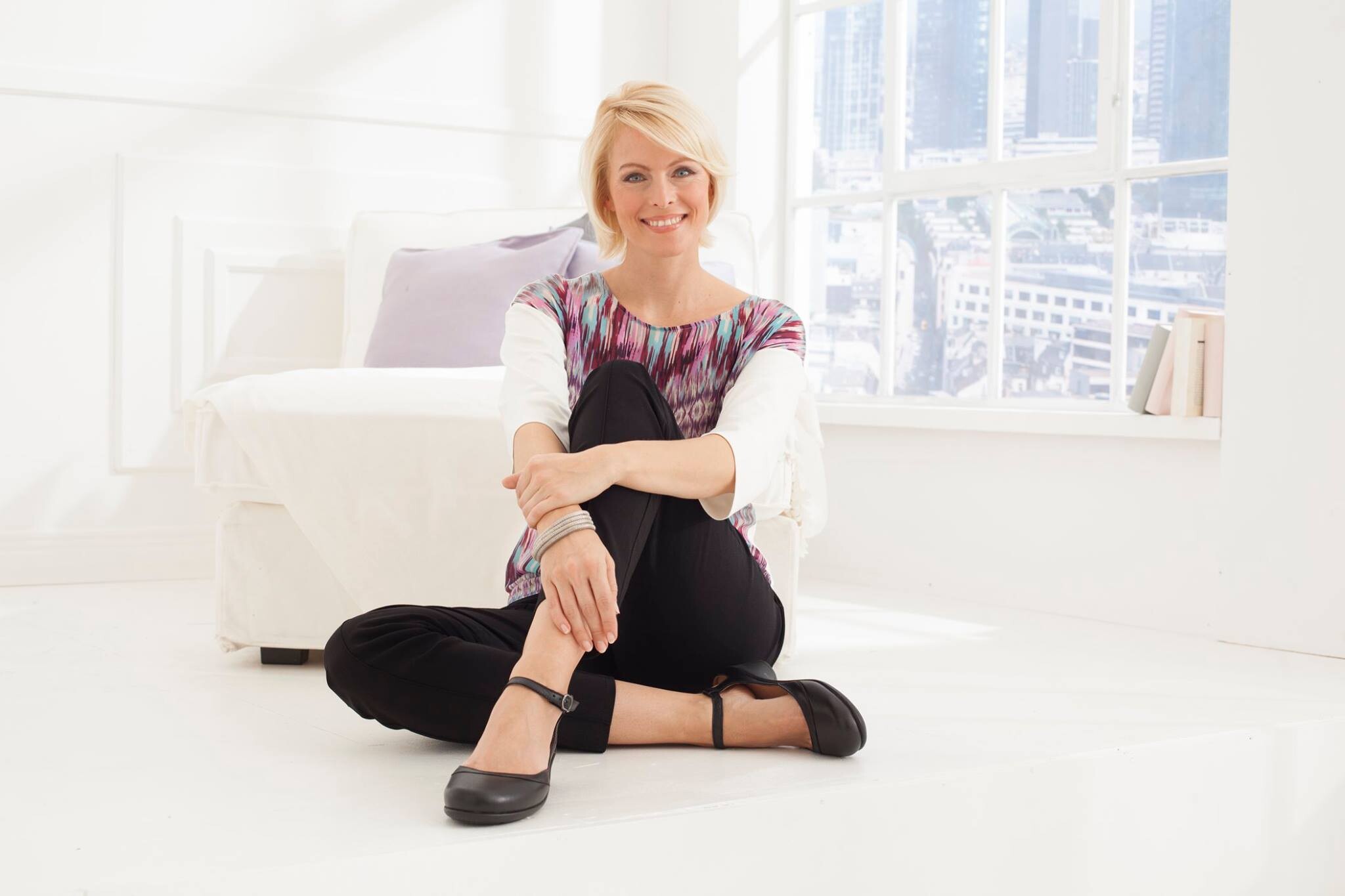 Mature model (blond) for german brand avena