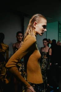 backstage-roberto-cavalli-fall-2024-ready-to-wear-113.thumb.webp.7d022c85556e0c6274df10f34a760dd6.webp