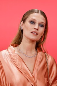 berlinale-schmuckstuecke-toni-garrn_11zon.jpg