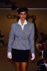 calvin-klein-ss-88.thumb.jpg.6ab4c8f2404b7eb24582895ac8dc3696.jpg