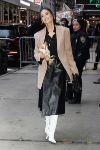 demi-moore-heads-to-gma-in-new-york-01-31-2024-6.jpg