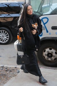 demi-moore-visit-the-industria-williamsburg-photo-studio-in-brooklyn-02-12-2024-3.jpg