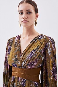 floral-petite-sketched-botanical-pleated-woven-blouse-2.jpeg