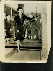 grauman(2).thumb.jpg.5bbd3df30b628d3ac839b56e362e337e.jpg