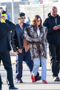 hailey-rhode-bieber-and-justin-bieber-arrive-at-the-super-bowl-in-las-vegas-02-11-2024-0.jpg