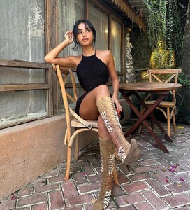 indahclothing_1705683283_3283831852245939926_11665532.jpg