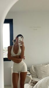 isabellemathersx_425178836_389102673712290_340722293523231290_n.thumb.jpg.f2a4393bef86566467151a1f99422f8f.jpg
