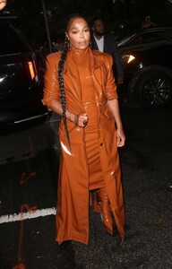 janet-jackson-arrives-at-christian-siriano-show-at-new-york-fashion-week-09-08-2023-4.jpg