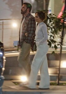 jennifer-lopez-and-ben-affleck-in-los-angeles-01-28-2024-2.jpg