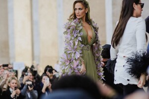 jennifer-lopez-arriving-at-elie-saab-show-in-paris-01-24-2024-1.jpg