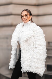 jennifer-lopez-at-the-schiaparelli-fashion-show-in-paris-01-22-2024-9.jpg