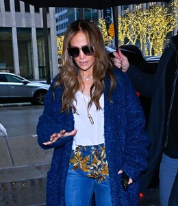 jennifer-lopez-in-blue-arriving-at-the-nbc-studios-in-new-york-02-02-2024-0.jpg