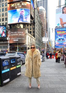 jennifer-lopez-promotes-her-billboard-in-times-square-in-nyc-02-15-2024-1.jpg