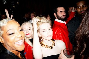 julia-garner-w-magazine-grammy-s-afterparty-photo-shoot-february-2024-0.jpg