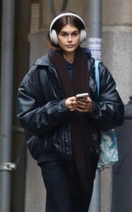 kaia-gerber-winter-street-style-nyc-02-02-2024-1.jpg