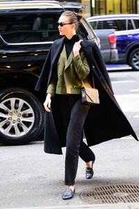 karlie-kloss-street-style-new-york-01-30-2024-1.jpg