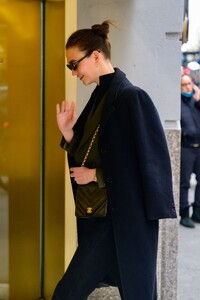 karlie-kloss-street-style-new-york-01-30-2024-5.jpg