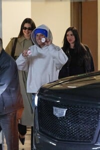 kendall-jenner-at-sushi-park-in-los-angeles-02-03-2024-0.jpg