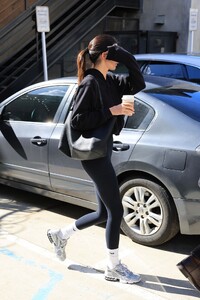 kendall-jenner-in-casual-outfit-in-los-angeles-02-09-2024-0.jpg