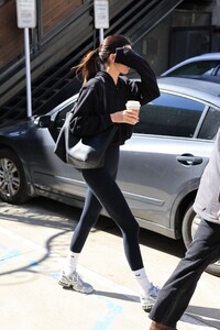 kendall-jenner-in-casual-outfit-in-los-angeles-02-09-2024-2.jpg
